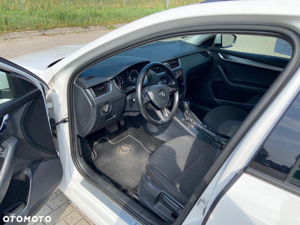 Skoda Octavia 1.6 TDI DSG Soleil - 16