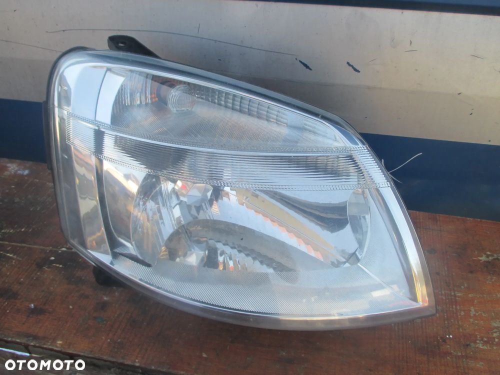 lampa prawa Berlingo Partner Europa - 1