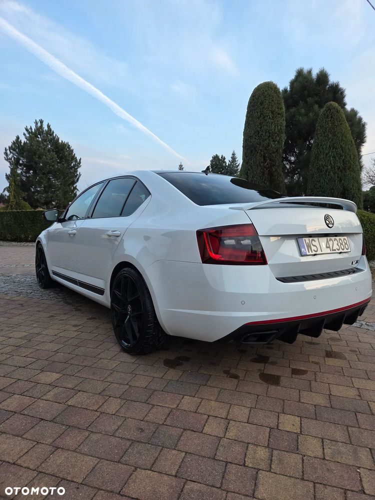 Skoda Octavia 2.0 TDI RS Challenge DSG - 11