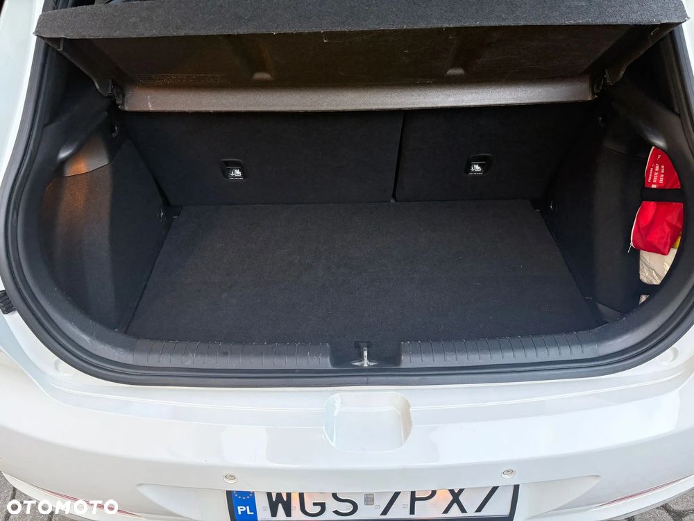 Hyundai i20 1.2 Intro Edition - 24