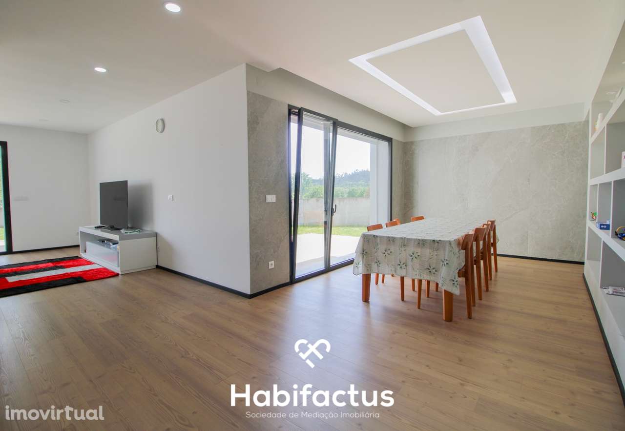 Moradia Isolada T4+1 - Viseu - Grande imagem: 5/24