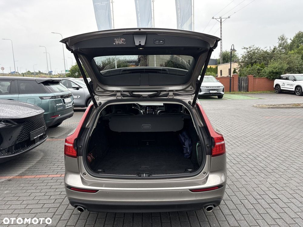 Volvo V60 B4 D Momentum Pro - 29