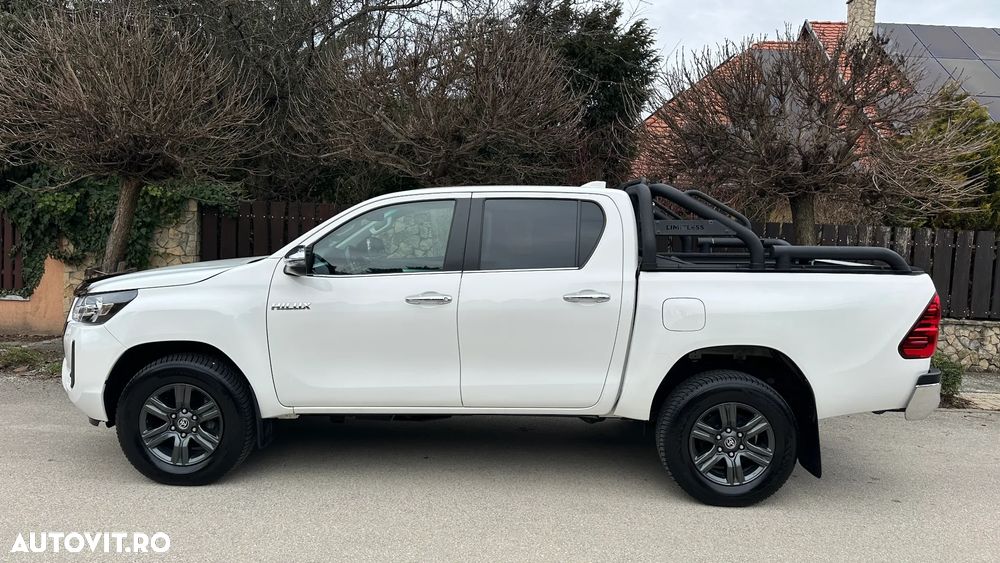Toyota Hilux 2.8D 204CP 4x4 Double Cab AT Executive - 3
