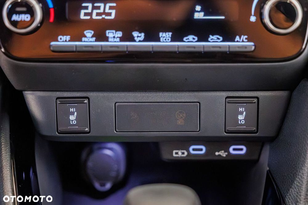 Toyota Yaris Hybrid 1.5 Style - 32