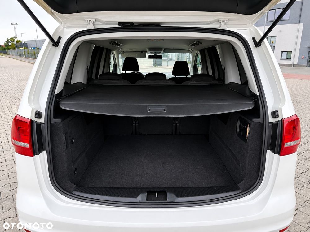 Volkswagen Sharan 2.0 TDI DPF BlueMotion Comfortline - 26