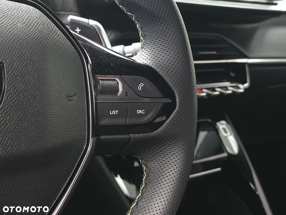 Peugeot 2008 PureTech mHEV GT E-DCS6 - 17