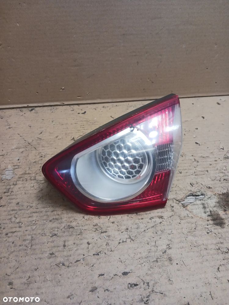 LAMPA PRAWA TYŁ TYLNA W KLAPĘ FORD KUGA MK1 08-13R - 1