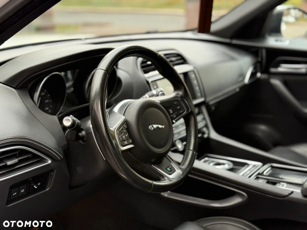 Jaguar F-Pace 20d AWD R-Sport - 37