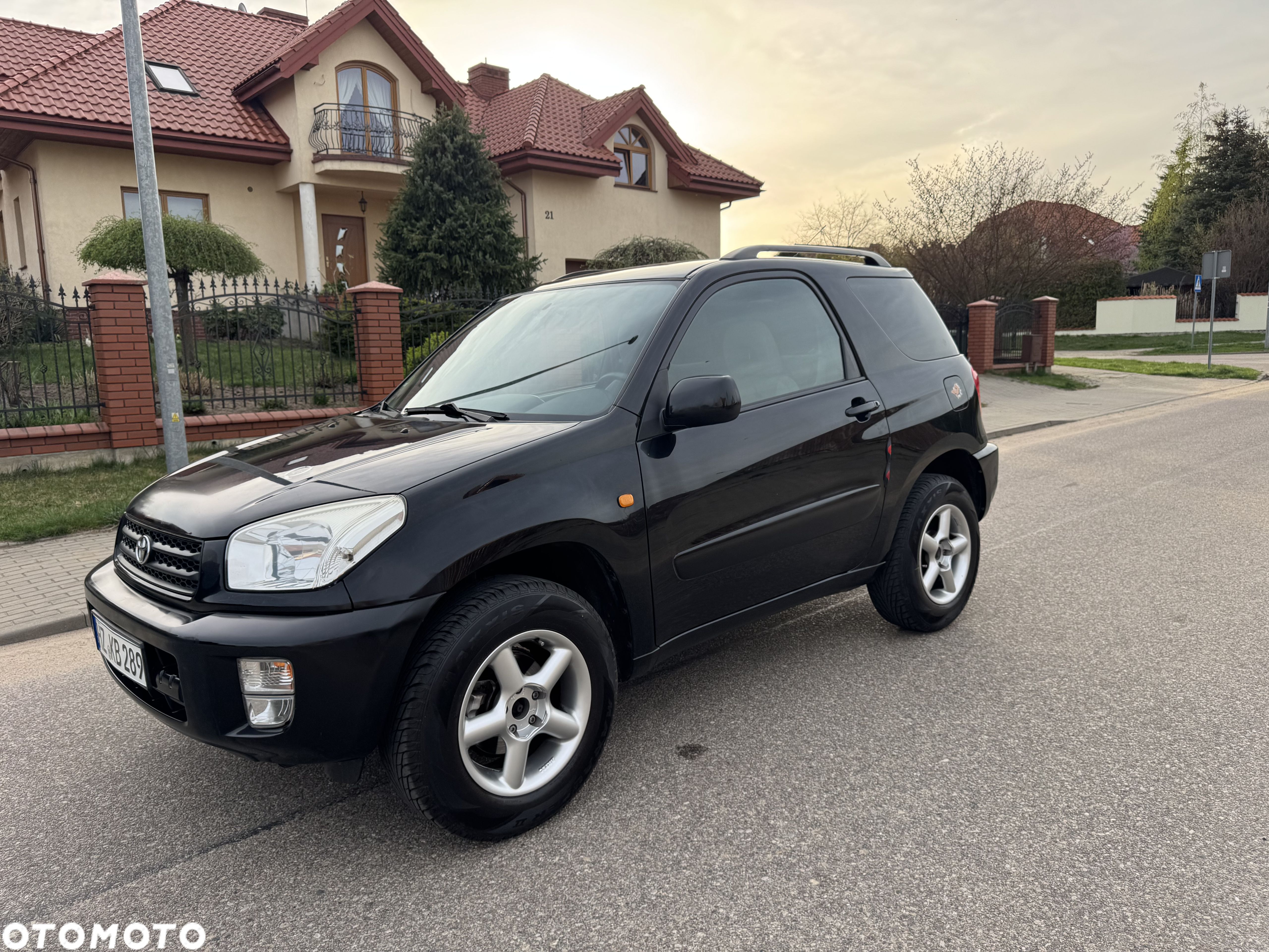 Toyota RAV4 1.8 VVT-i Luna 2WD - 1