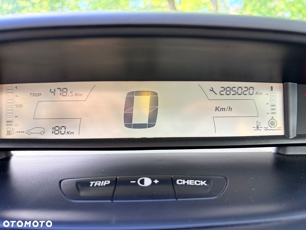 Citroën C4 1.6 HDi SX - 16