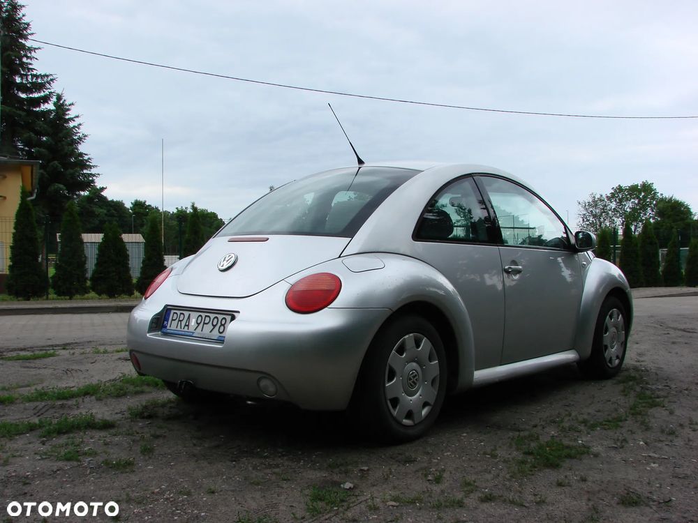 Volkswagen New Beetle - 7