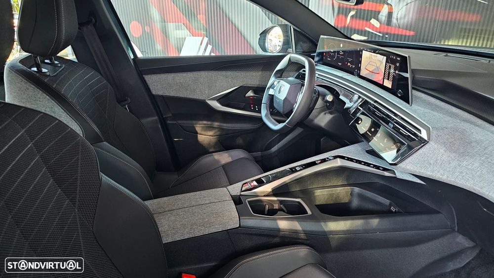 Peugeot 5008 1.2 Hybrid Allure e-DCS6 - 21