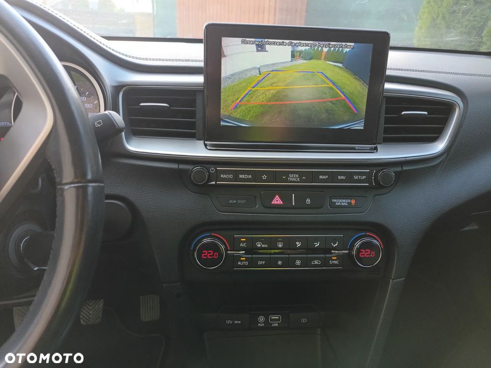 Kia Ceed - 32