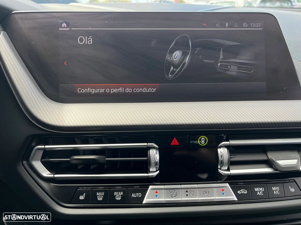 BMW 118 d Pack Desportivo M - 16