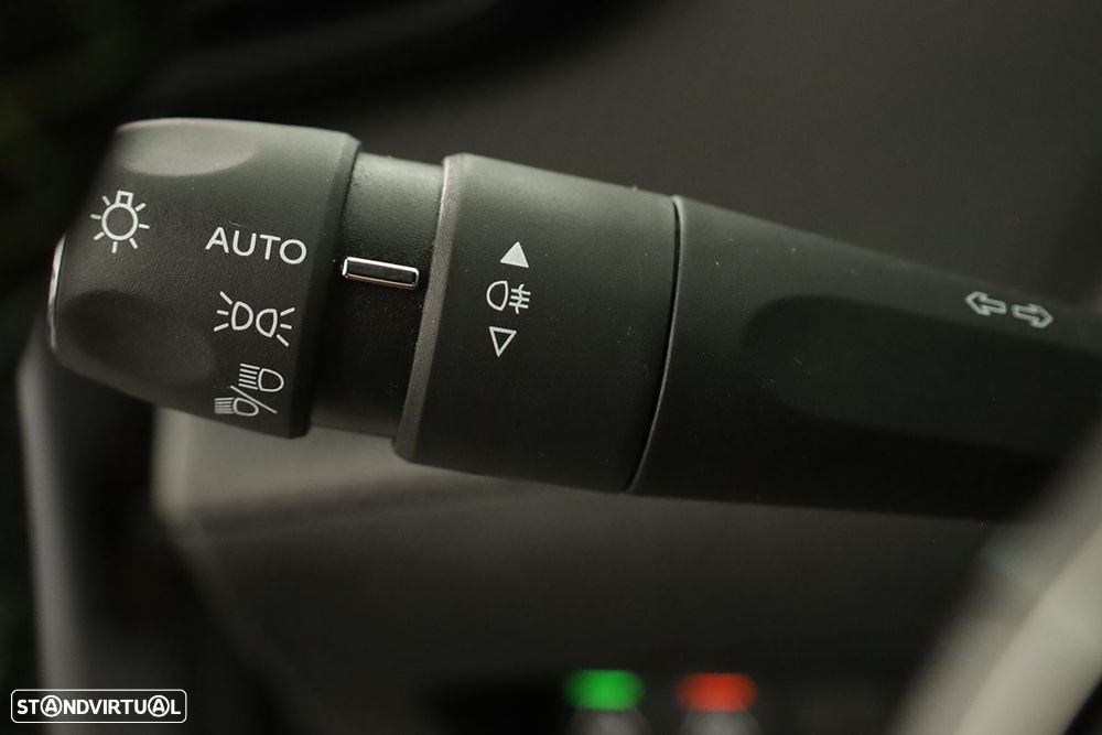 Peugeot e-2008 50 kWh GT - 18