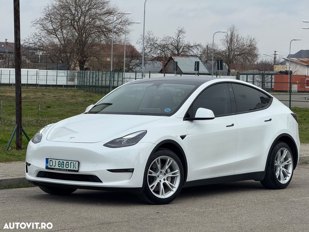 Tesla Model Y - 18