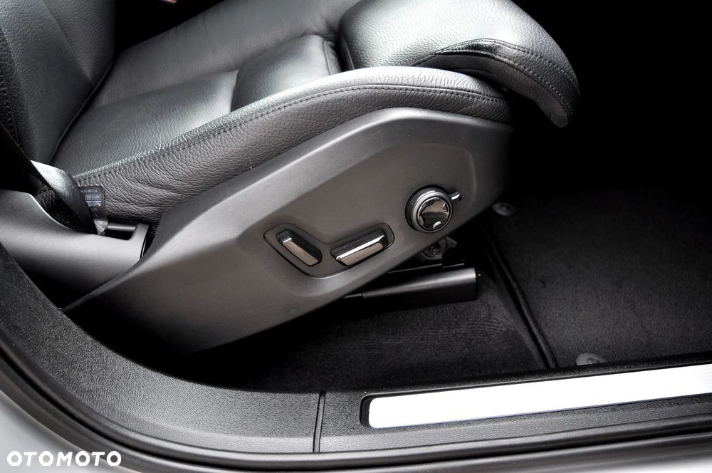 Volvo XC 60 B4 D Geartronic RDesign - 23