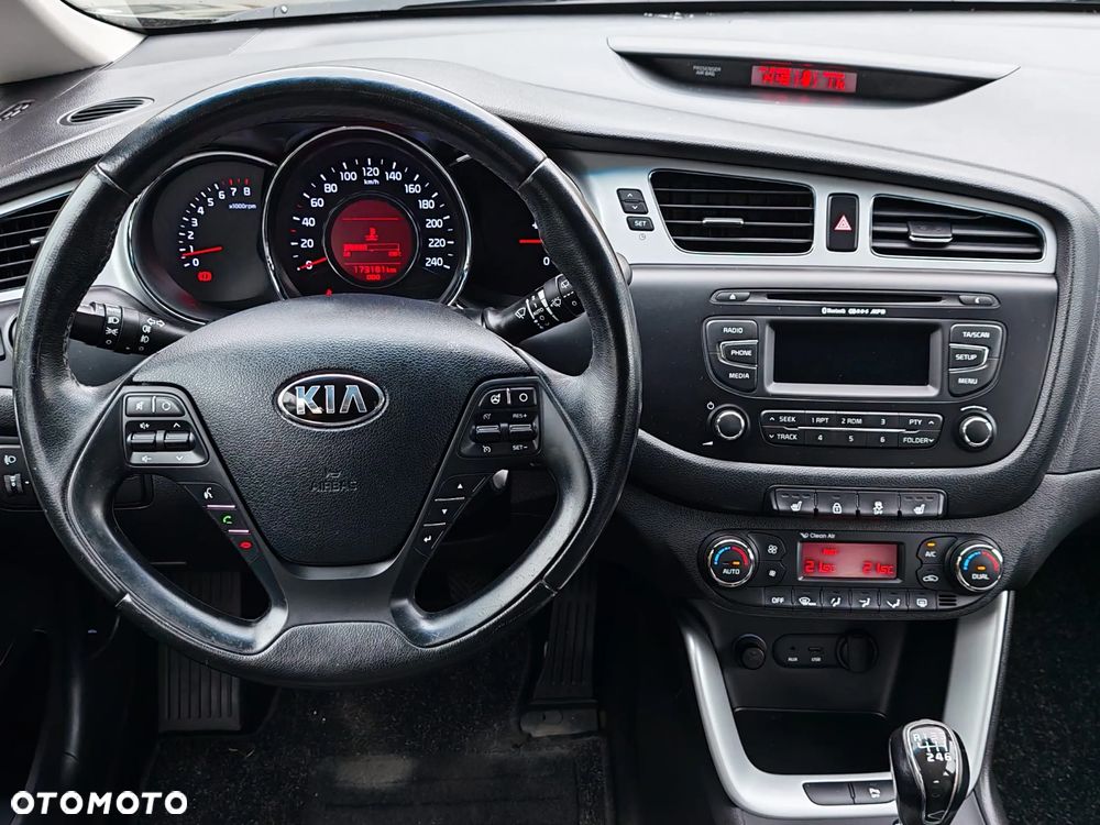 Kia Ceed 1.6 GDI L - 12