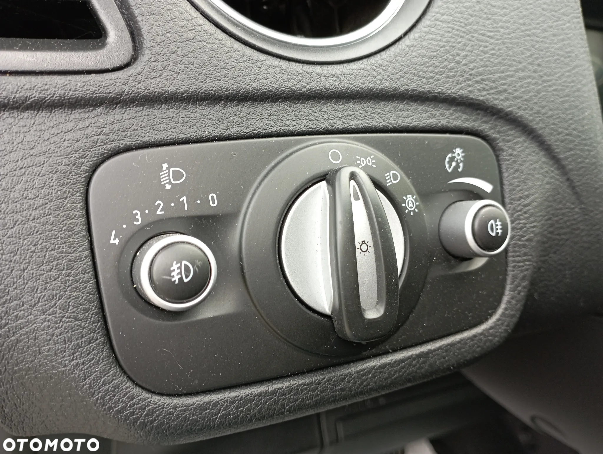 Ford S-Max - 31