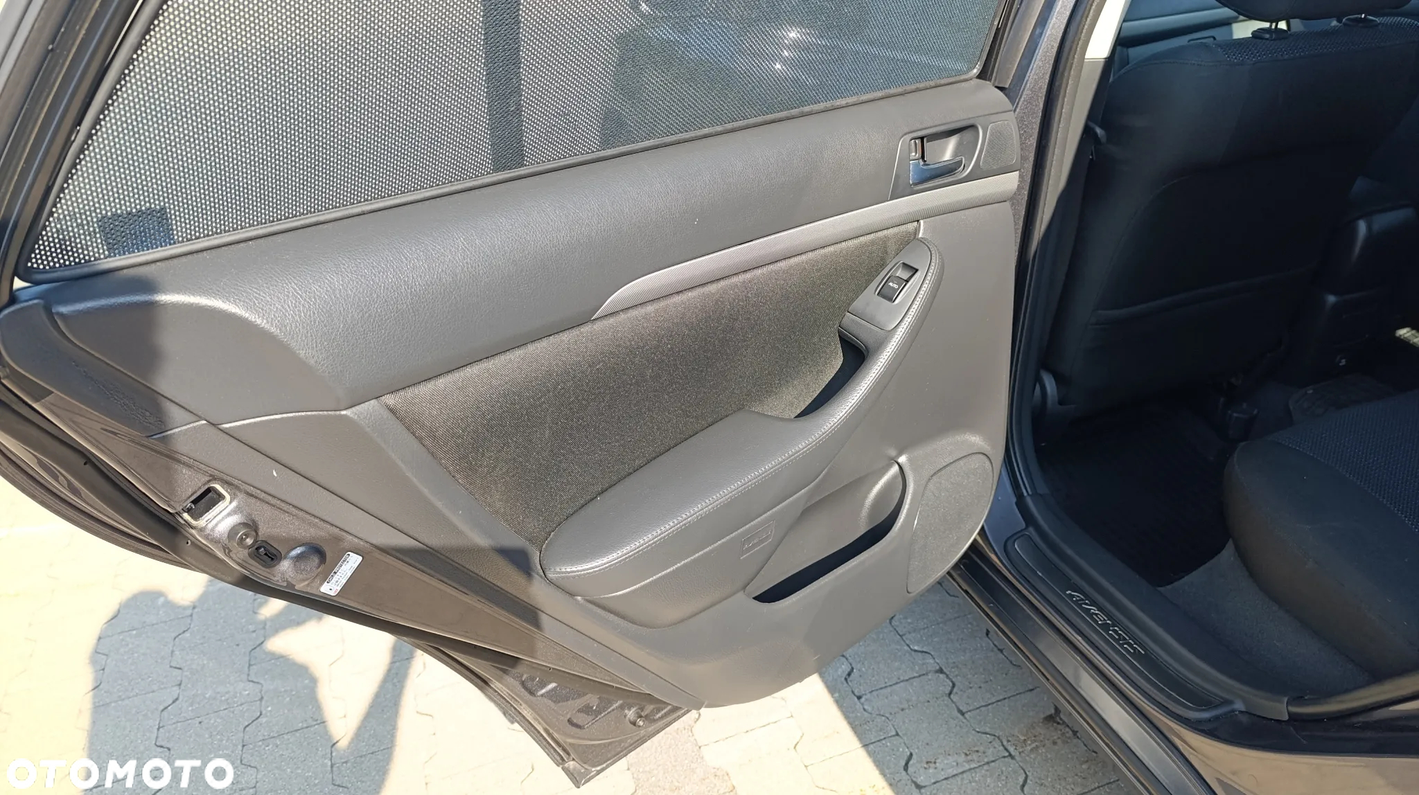 Toyota Avensis 1.8 VVT-i Luna - 22