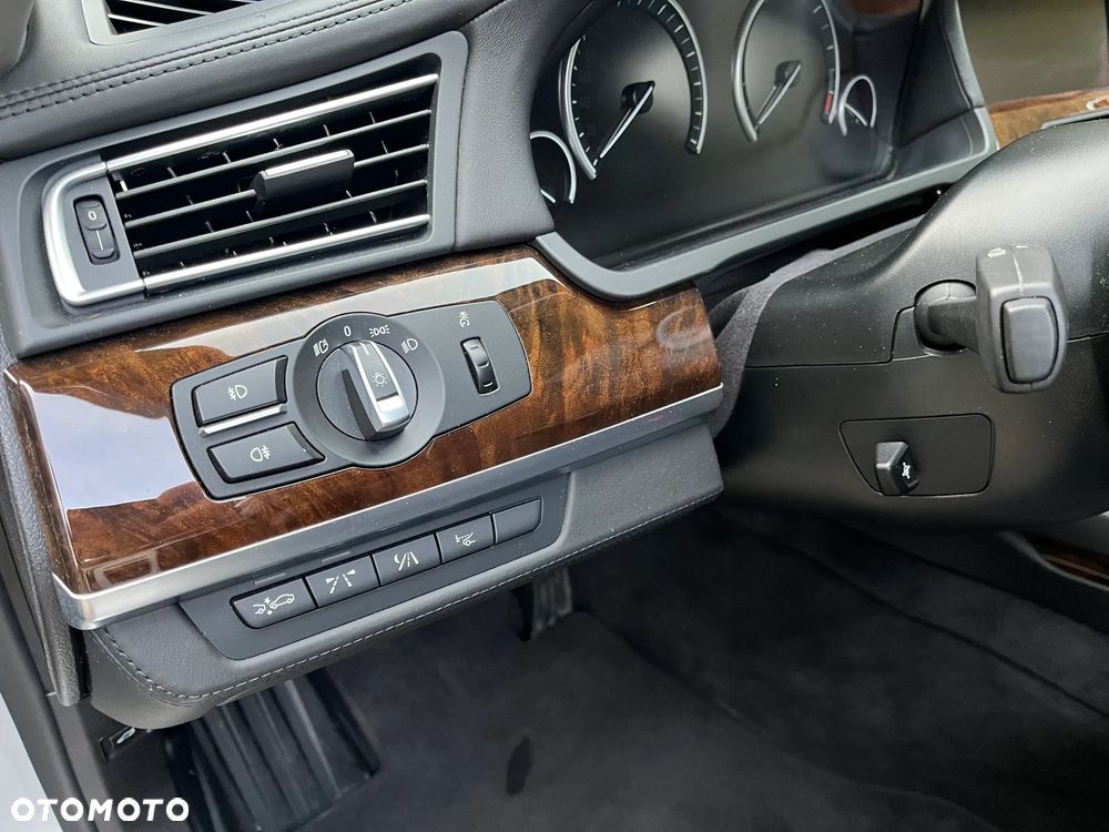 BMW Seria 7 760Li - 22