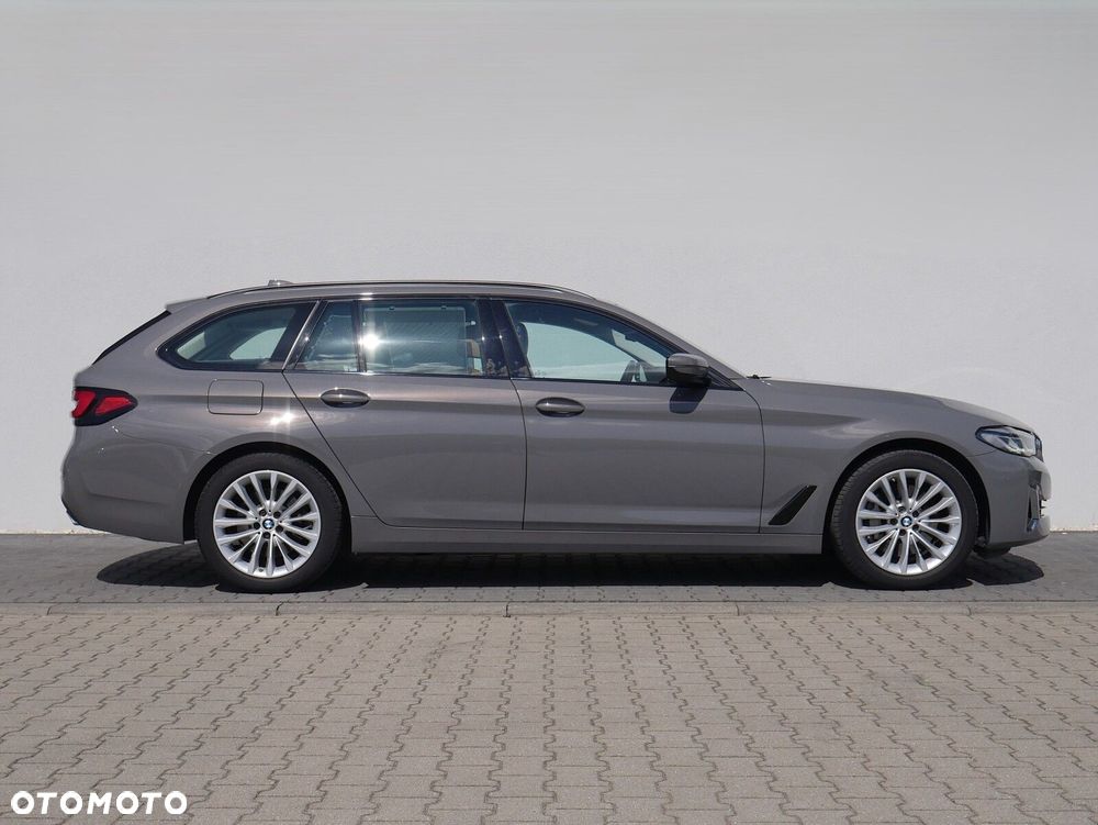 BMW Seria 5 530i xDrive mHEV Luxury Line - 29