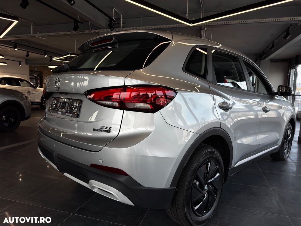 MG ZS HEV 1.5 GSI AT Explore - 4