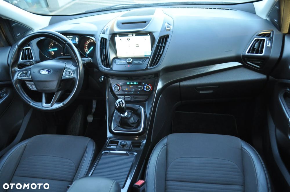 Ford Kuga 2.0 TDCi 2x4 Titanium - 37