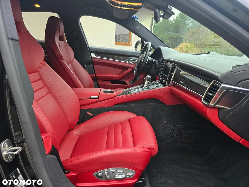 Porsche Panamera GTS - 11
