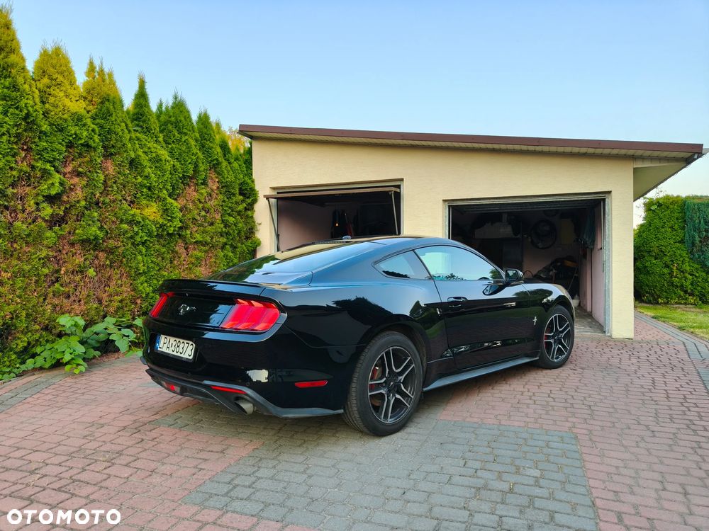 Ford Mustang - 3