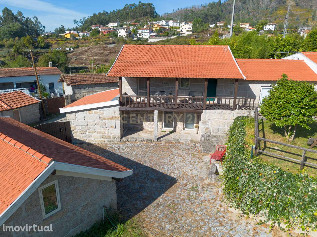 Quinta renovada com licença AL e 20000m² vinha em Mancelos, Amarante - Grande imagem: 2/60