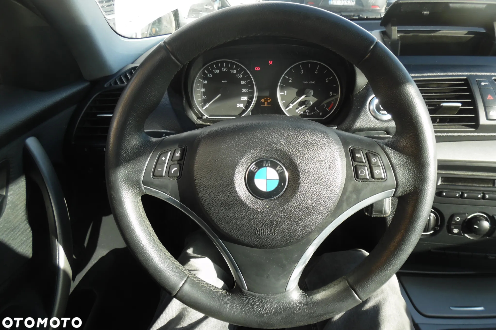 BMW Seria 1 116i - 12