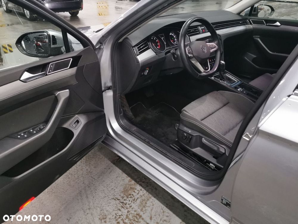 Volkswagen Passat - 10