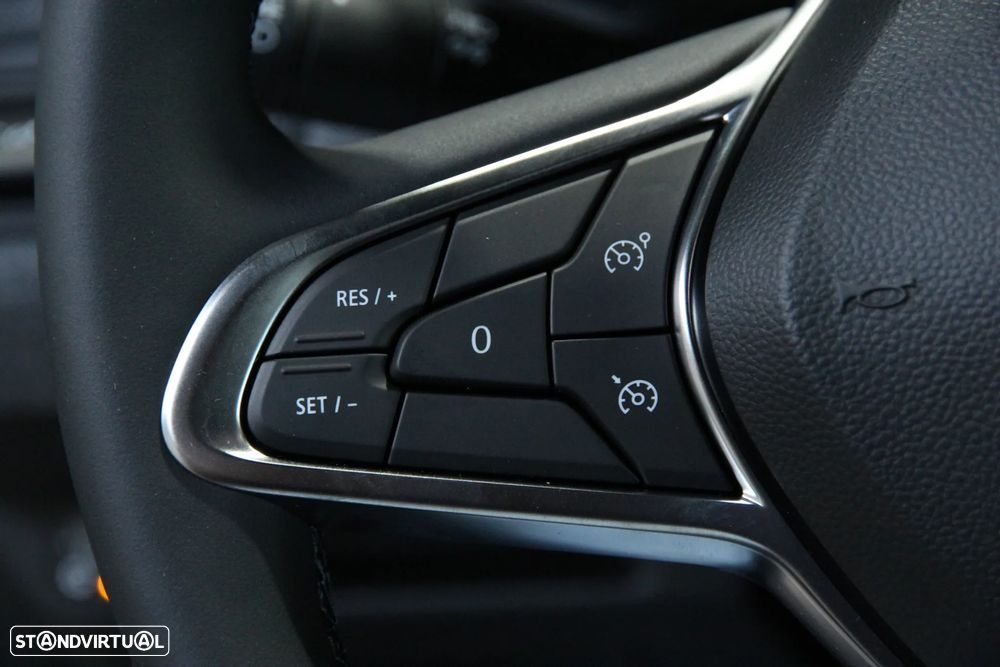 Renault Clio 1.0 TCe Techno Bi-Fuel - 17