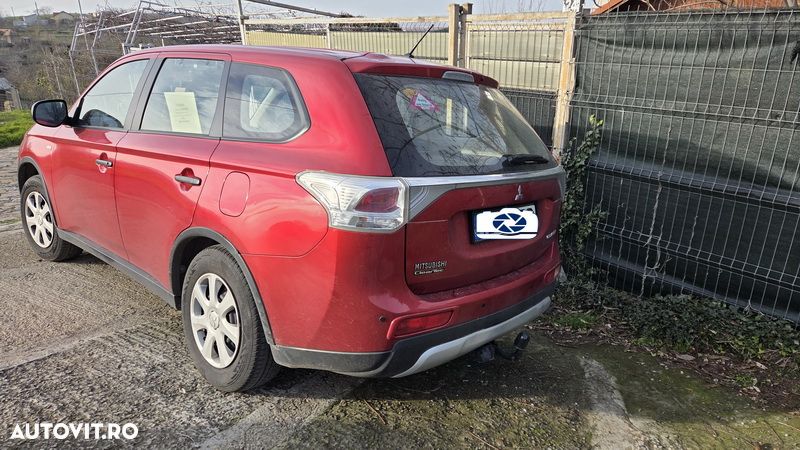 Mitsubishi Outlander 2.2 DI-D M/T AS&G Invite+ S16 - 3