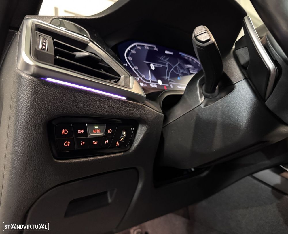 BMW 330 e Touring Pack Desportivo M Auto - 41
