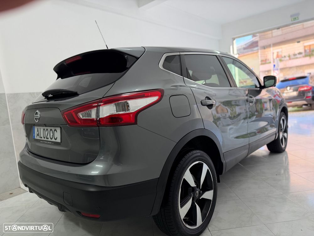 Nissan Qashqai 1.6 dCi ALL-MODE 4x4i N-Connecta - 6