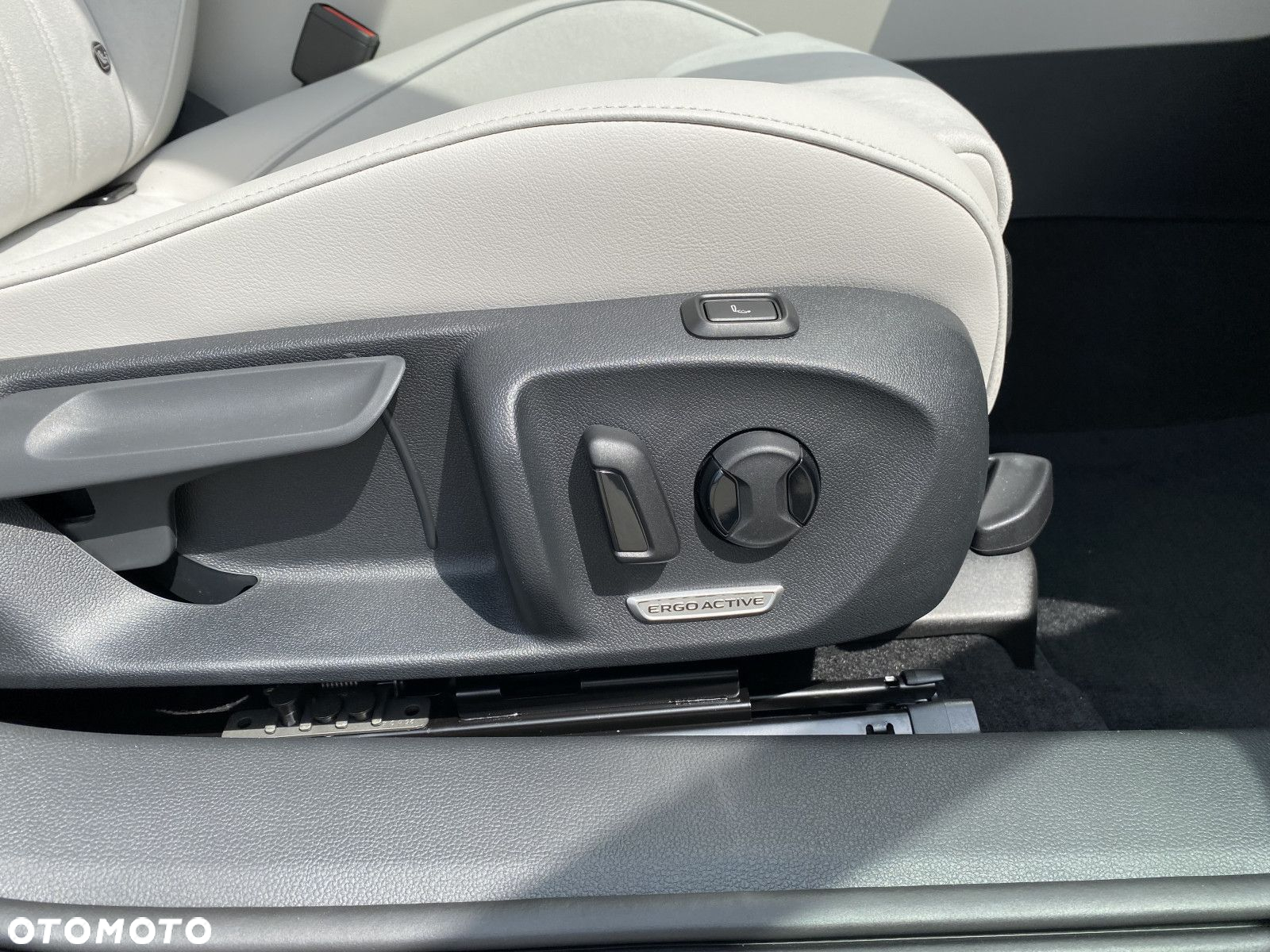 Volkswagen Passat - 23