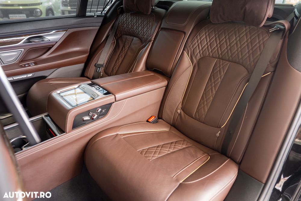 BMW Seria 7 740Le iPerformance - 23