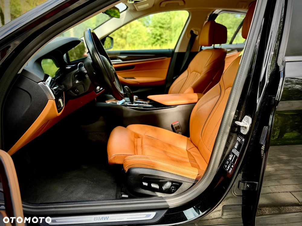 BMW Seria 5 530d xDrive - 16