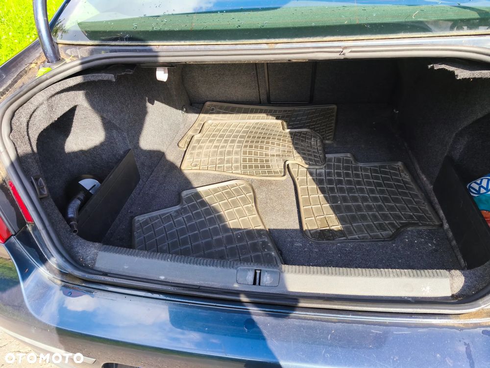 Volkswagen Passat 2.0 TDI Comfortline - 11