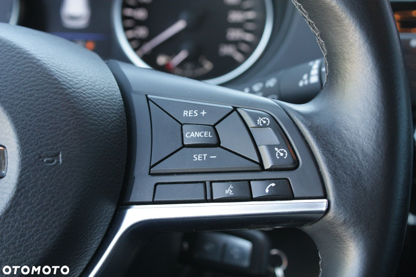 Nissan Qashqai 1.3 DIG-T N-Style DCT - 24