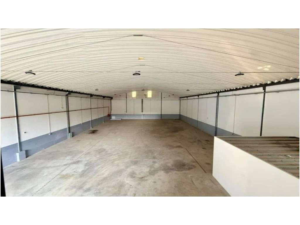 Armazém Industrial com 790 m² em Guilhabreu - Grande imagem: 3/13