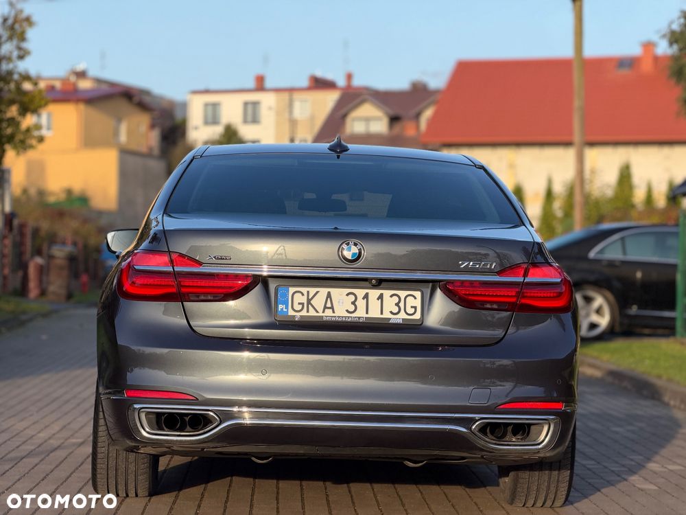 BMW Seria 7 750i xDrive - 11