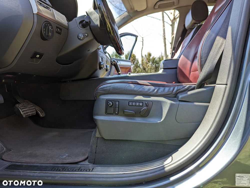 Volkswagen Touareg - 24