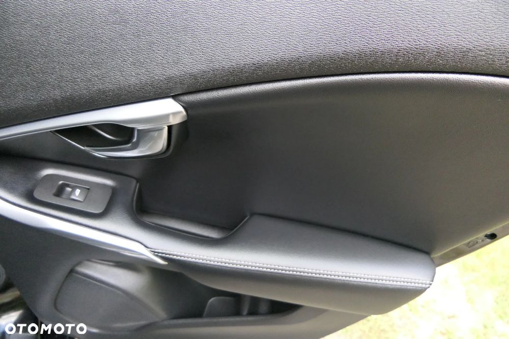 Volvo V40 D2 RDesign - 34