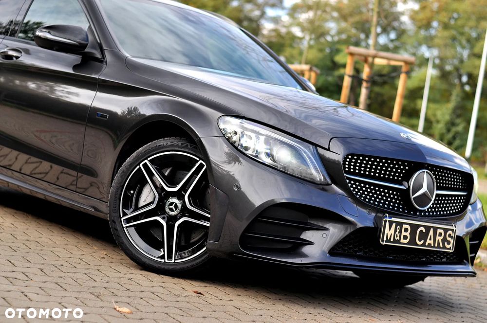 Mercedes-Benz Klasa C 300 9G-TRONIC AMG Line - 6