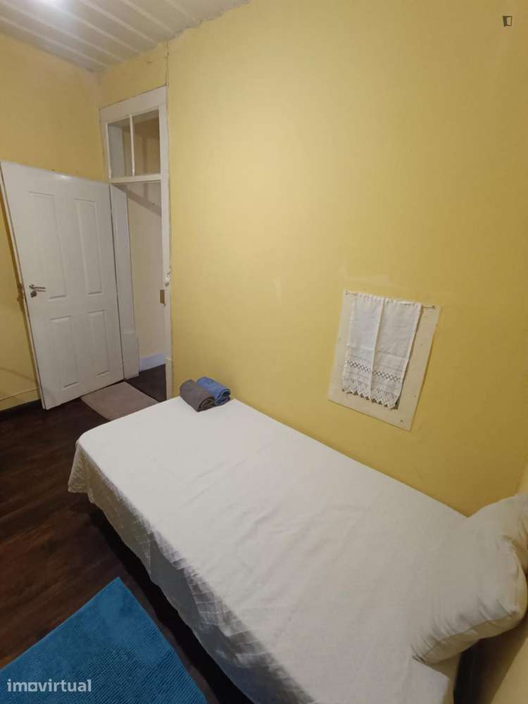 Quarto - localizado em Montarroio Coimbra - Grande imagem: 2/23
