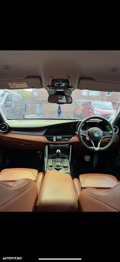 Alfa Romeo Giulia 2.0 Turbo 16V AT8-Q4 Veloce - 16