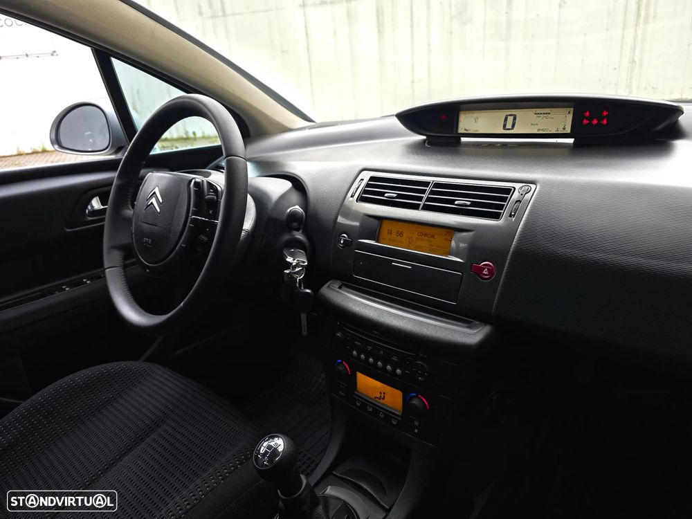 Citroën C4 1.6 HDi Exclusive Airdream - 38